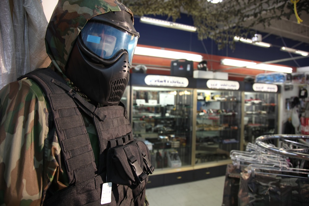 la boutique tacgear de paintball aux Boutiques marcado, marché aux puces 5 étoiles de la Rive Sud